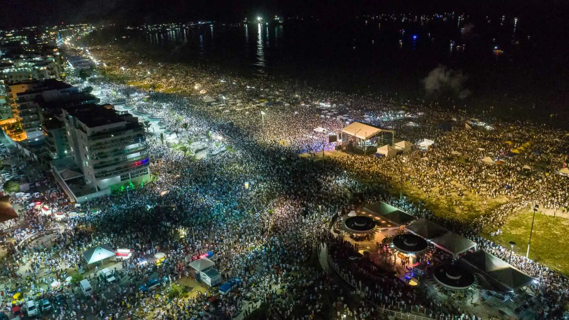 Cabo Frio vive a virada dos sonhos: Réveillon 2026 com show, fogos e paraíso à beira-mar