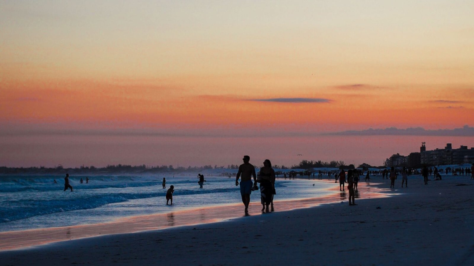Onde ver o pôr do sol mais bonito em Cabo Frio? Descubra os lugares que parecem cenário de filme.