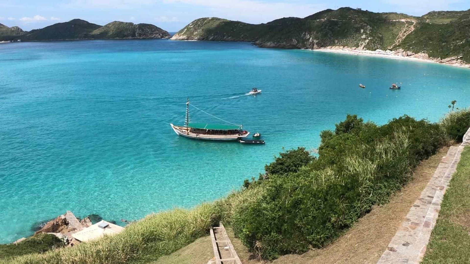Top 8 praias mais bonitas da Região dos Lagos e por que você precisa conhecer cada uma